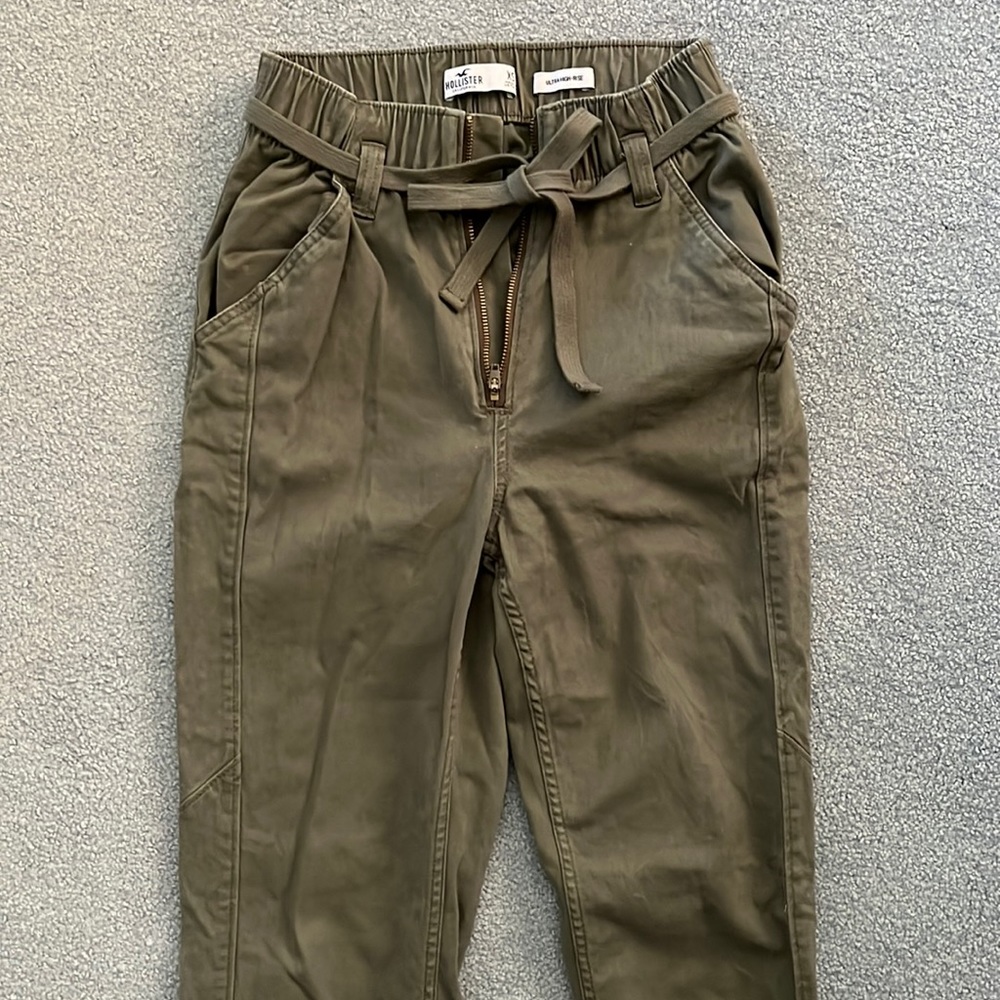 NWOT Green high rise joggers